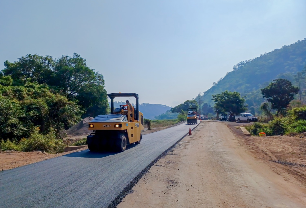 Avanzan trabajos de mejoramiento vial en la Zona Reina y Jalapa./Foto: Caminos.