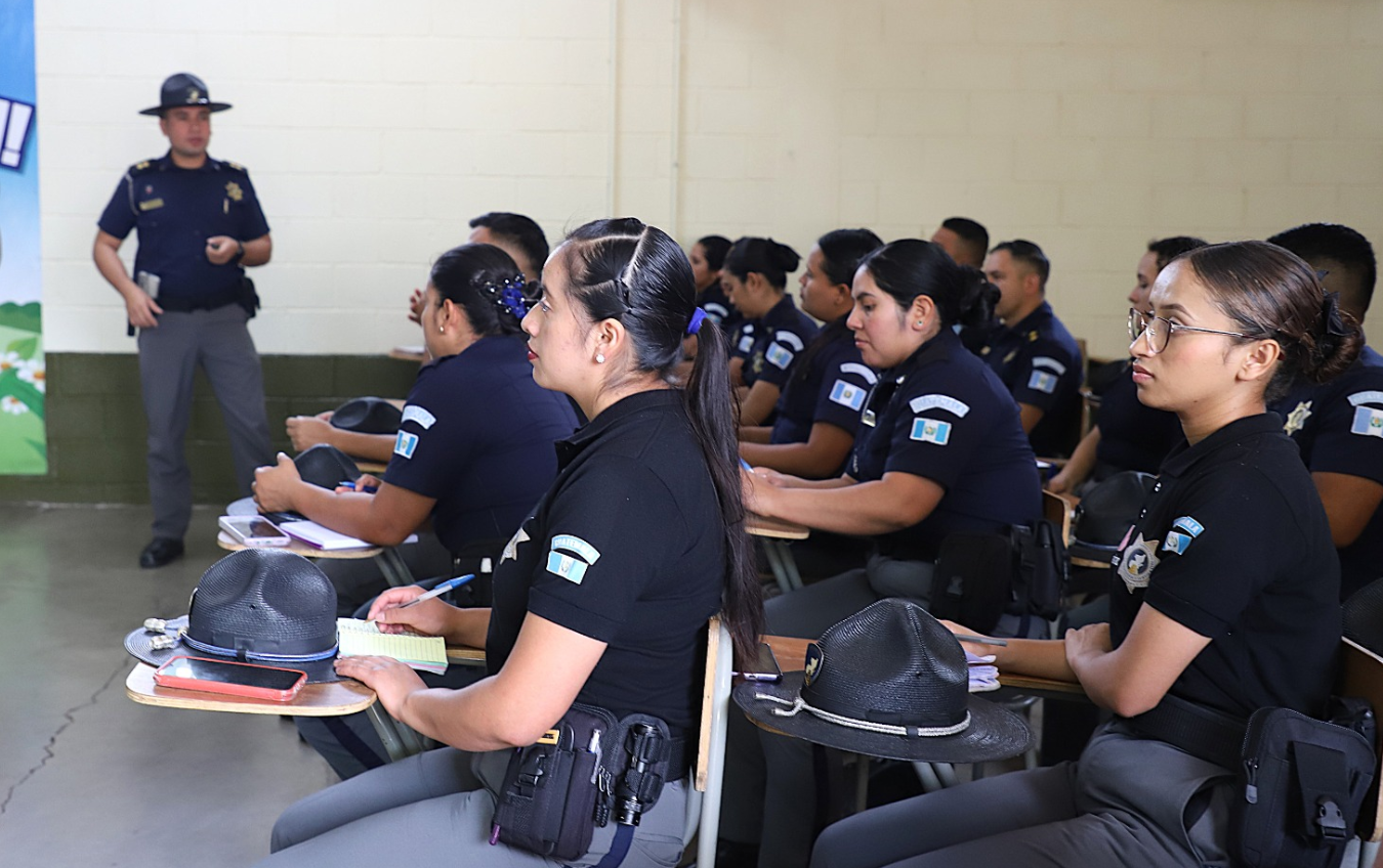 Brigadistas de Provial fortalecen sus capacidades con capacitación técnica./Foto: Provial.