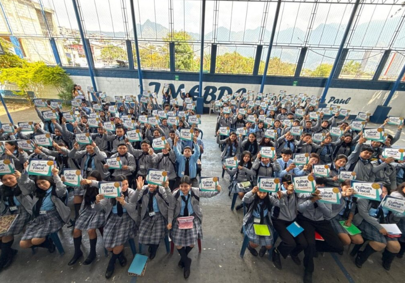 Jóvenes de Sololá fortalecen su liderazgo y participación ciudadana con Cultura Fiscal