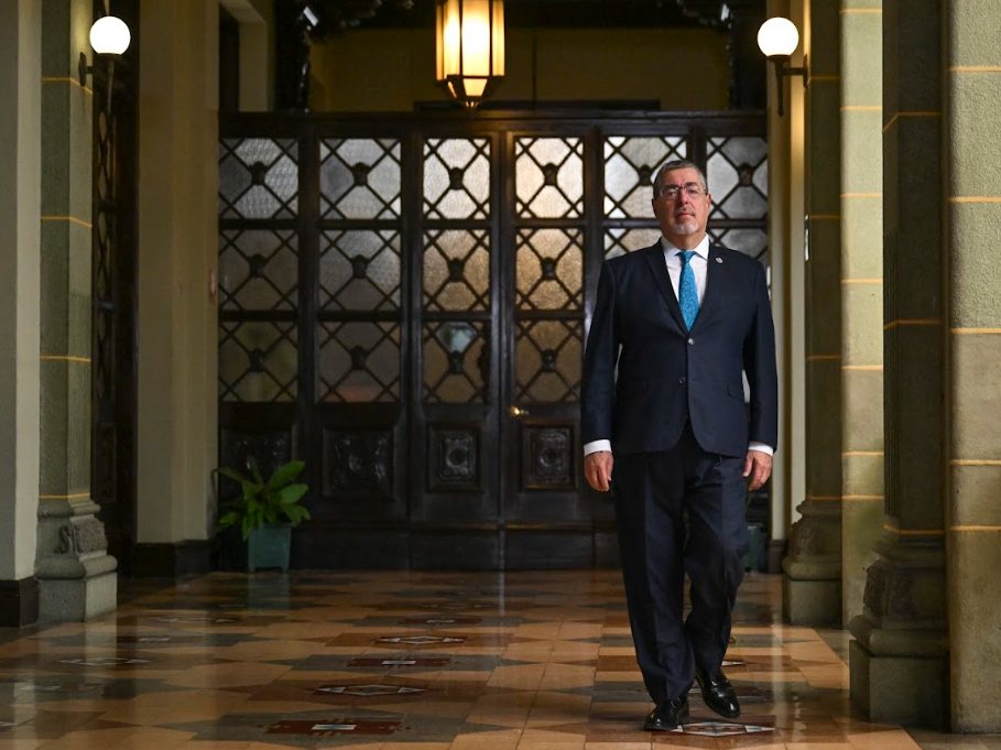 Presidente Arévalo despide a un MP que se usaba como arma de persecución política