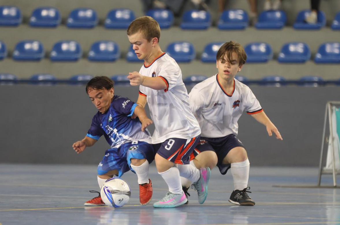 Selección de fútbol de talla baja de Guatemala vence a Estados Unidos./Foto: MCD.