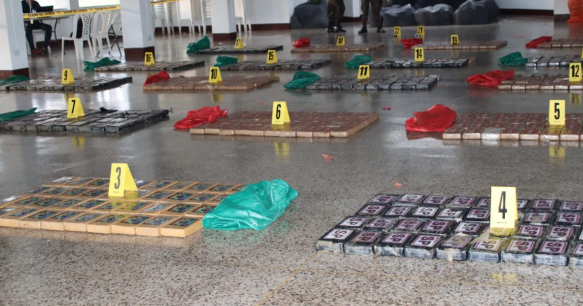 Confirman localización de cargamento con 800 paquetes de cocaínaen el Pacífico
