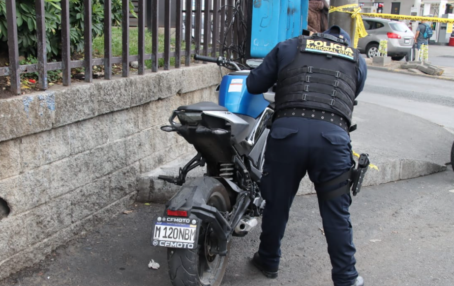 El sicario había participado en un ataque armado minutos antes de su captura./Foto: PNC.