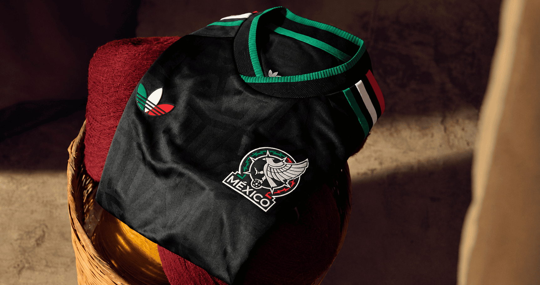 México presenta tercer uniforme para el Mundial 2026