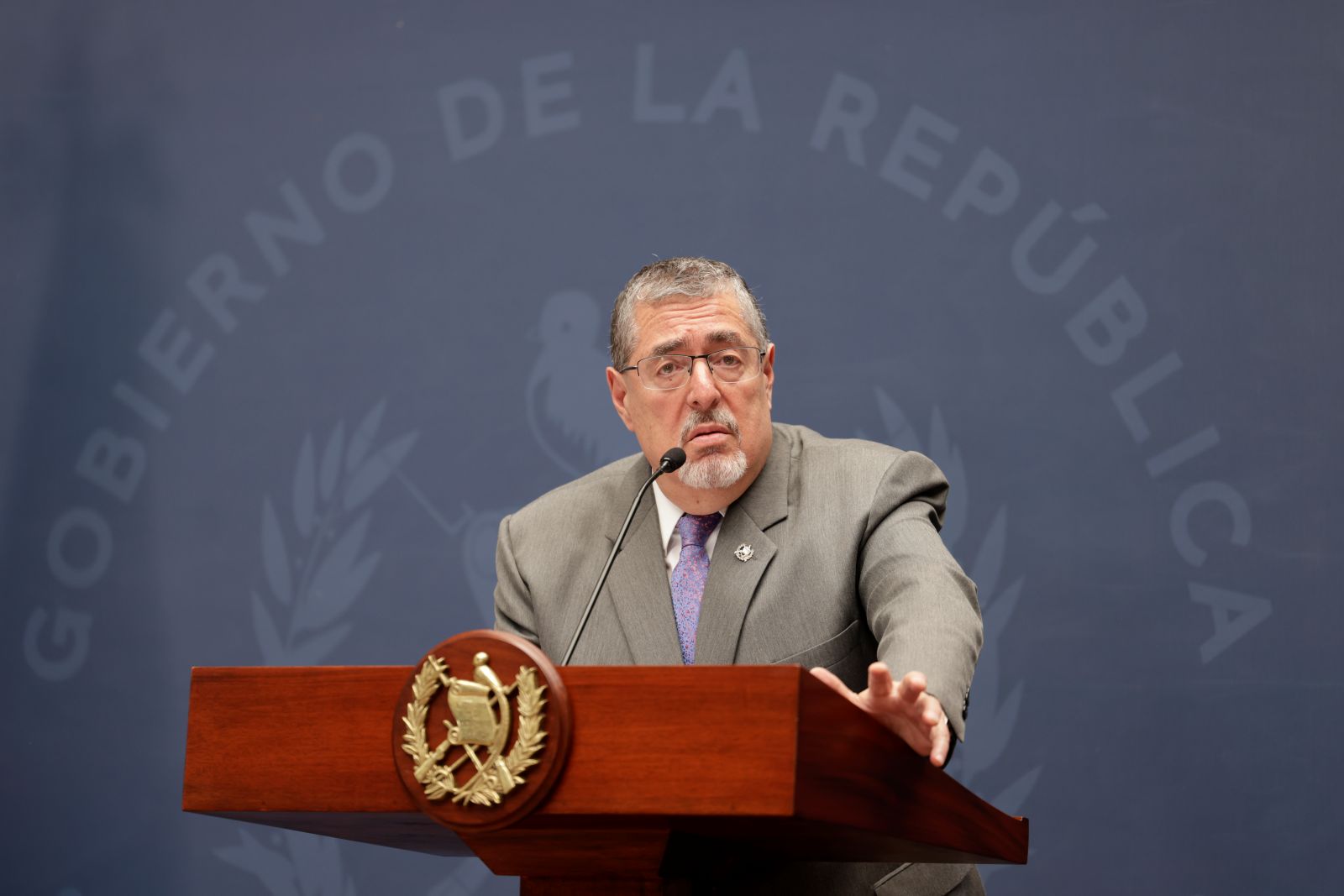 En conferencia de prensa, el presidente Bernardo Arévalo asegura que solo falta una semana para que se abra una nueva etapa para la justicia, con una nueva persona a cargo de la Fiscalía General y del Ministerio Público.