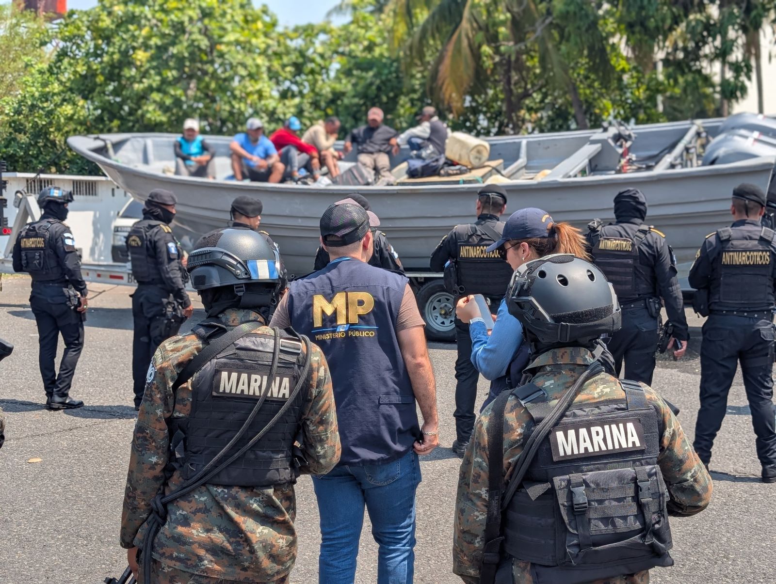 En la embarcación con 1 mil 500 kilos de cocaína estaba a cargo de seis personas, entre ellas tres guatemaltecos.