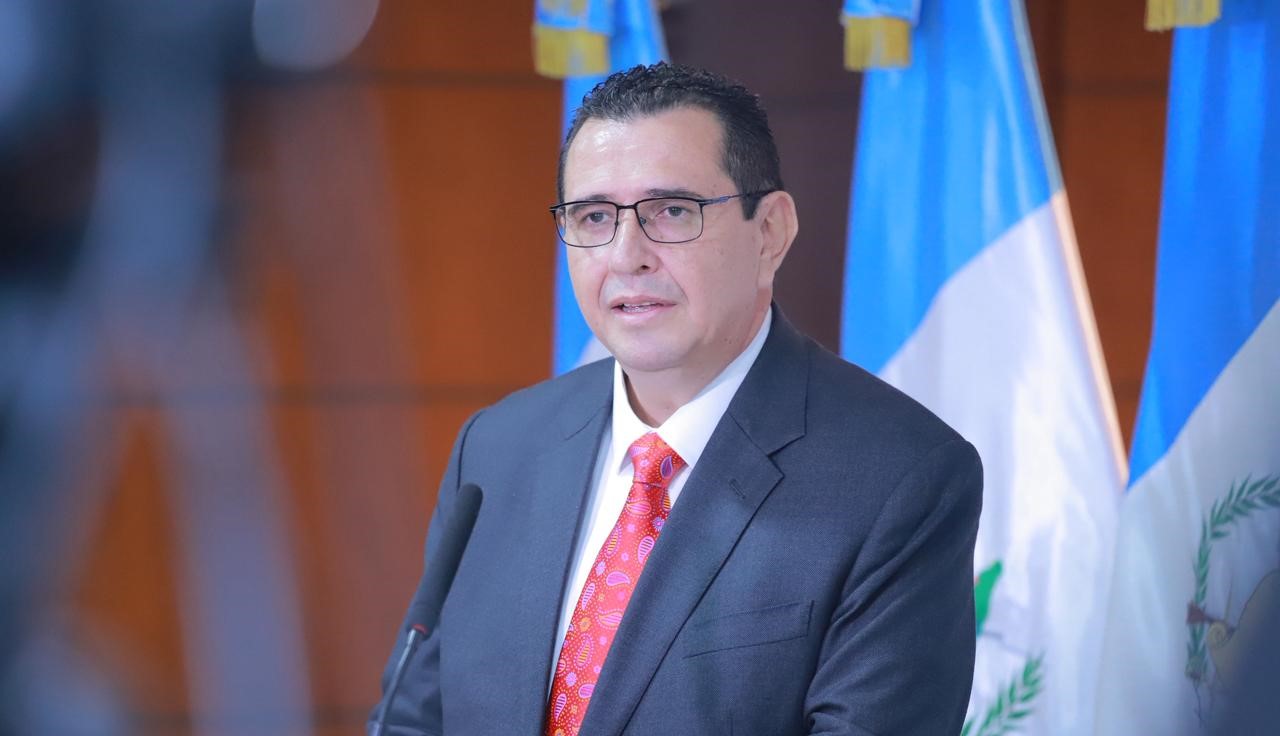 El nuevo fiscal general, Gabriel García Luna, durante la primera conferencia de prensa en el Ministerio Público. Foto: MP en X