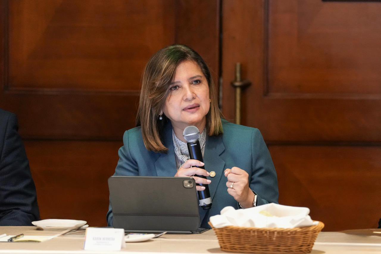 Vicepresidenta insta al nuevo fiscal general a priorizar la investigación de delitos que vulneran a la niñez