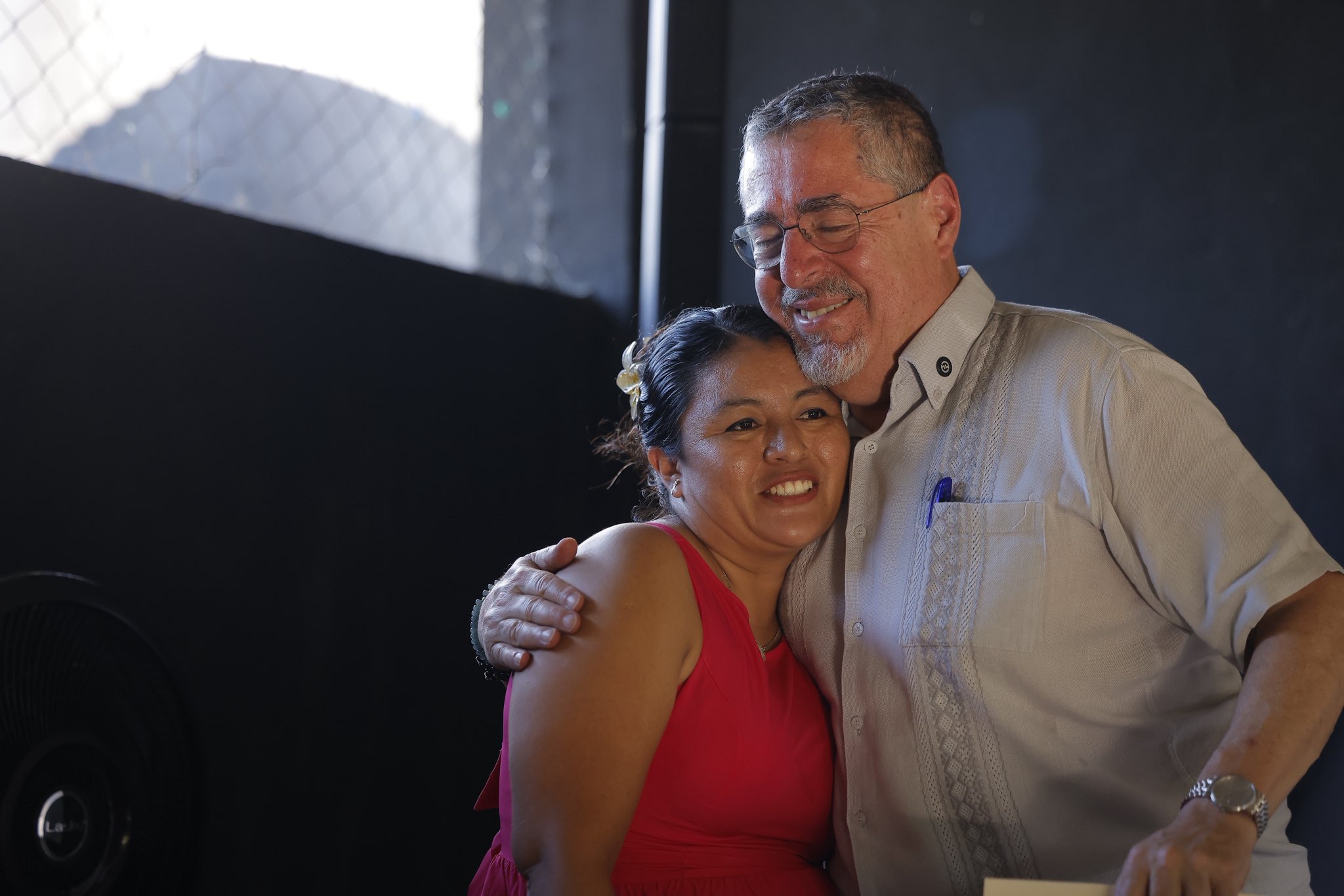 Presidente Arévalo felicita a las madres guatemaltecas y destaca su papel fundamental en el desarrollo del país