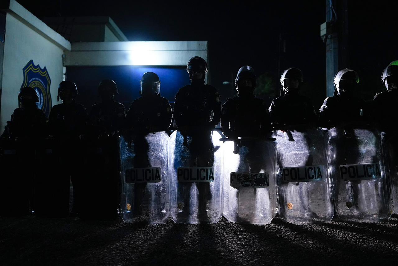 Equipos de seguridad desarrollan operativos de alto impacto en centro carcelario Renovación I