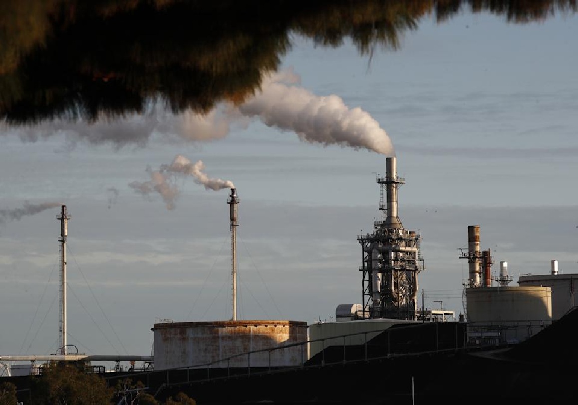 El petróleo de Texas cierra con alza de 0.6 % y cierra la semana en 95.42 dólares