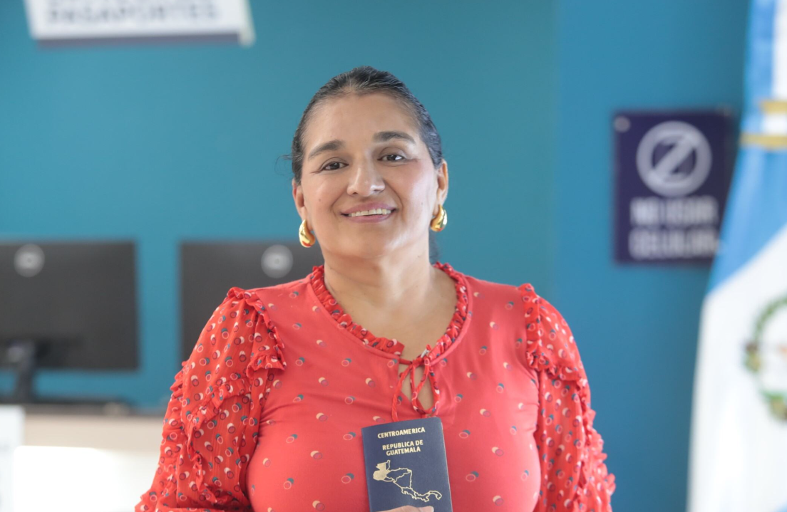 Migración recuerda tener en buenas condiciones el DPI para realizar trámites migratorios. (Foto: IGM)