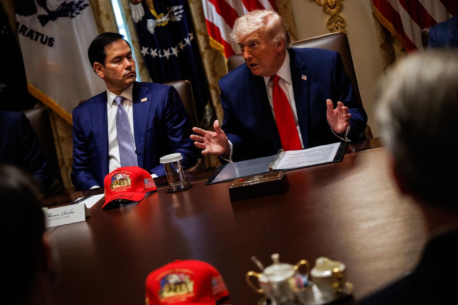 El presidente de EE. UU., Donald Trump, se reunió con su equipo de crisis para tomar una decisión sobre el conflicto con Irán.