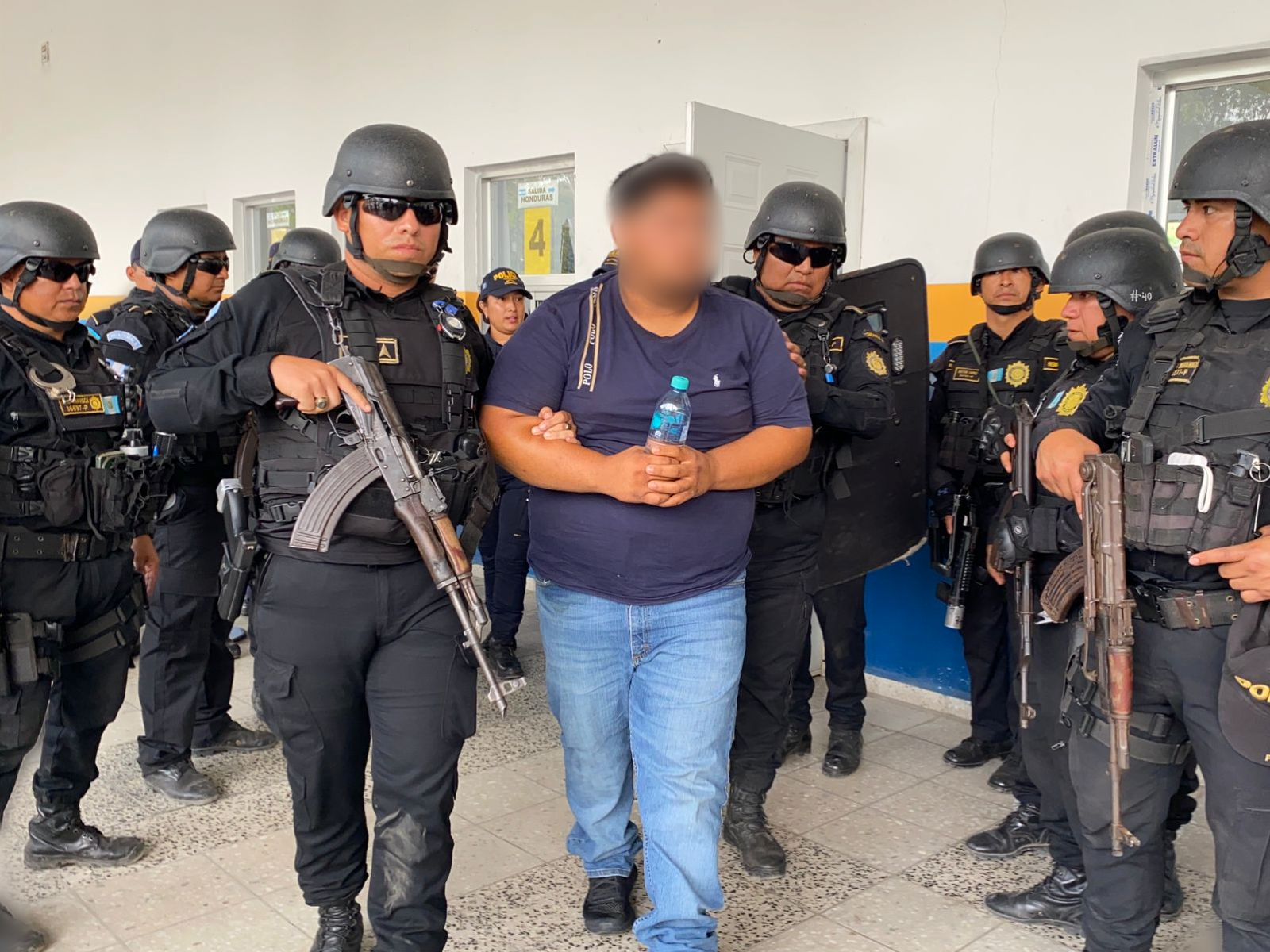 Guatemala entrega a Honduras a segundo hombre que ingresó durante disturbios