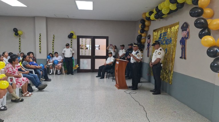 PNC impulsa liderazgo y valores cívicos en certamen “Niño Jefe de Estación 01” en San Sebastián