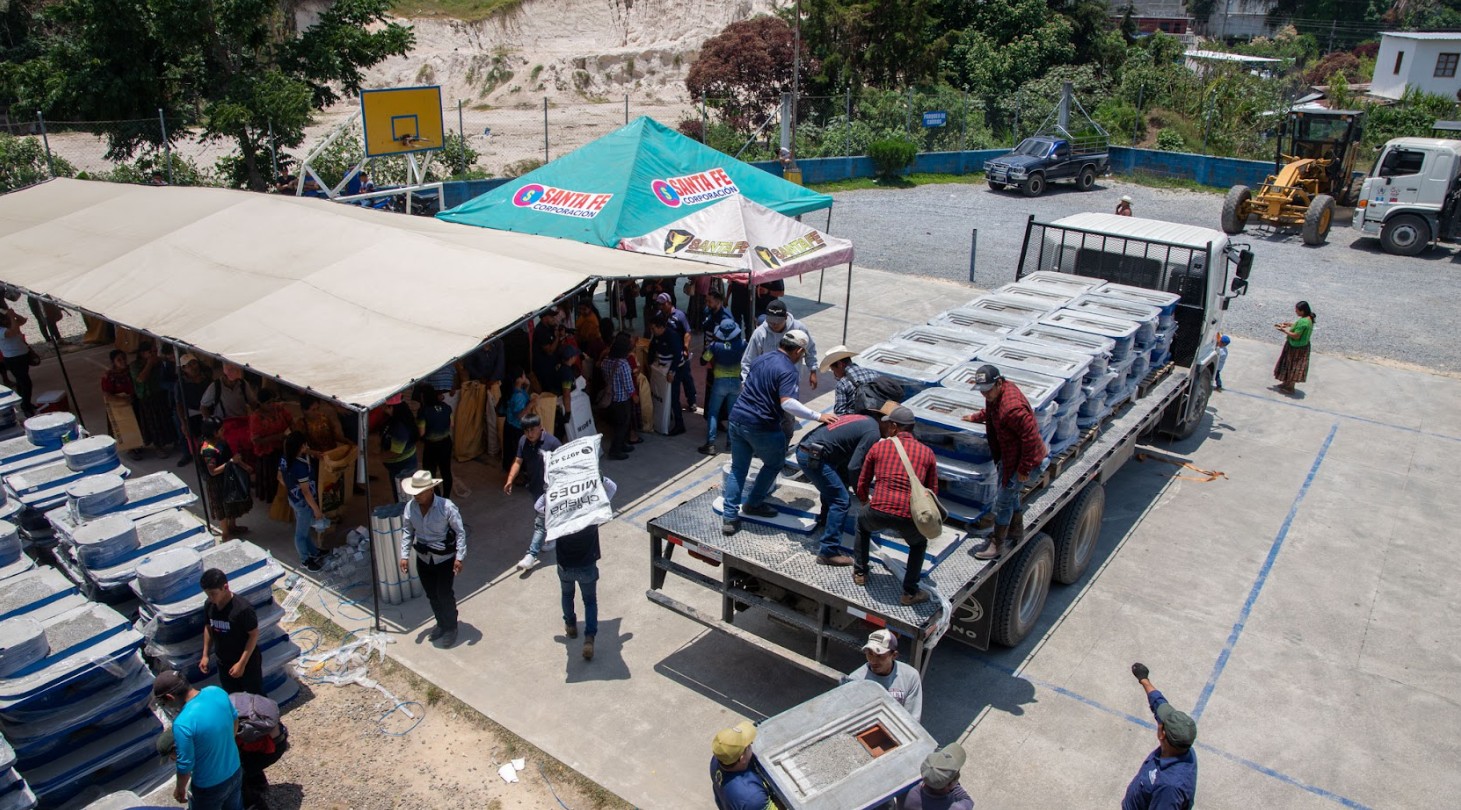 Continúan jornadas de entrega de estufas mejoradas en comunidades de Tactic, Alta Verapaz