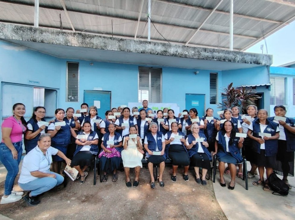 Entregan estipendio económico en Santa Rosa en conmemoración del Día de la Comadrona