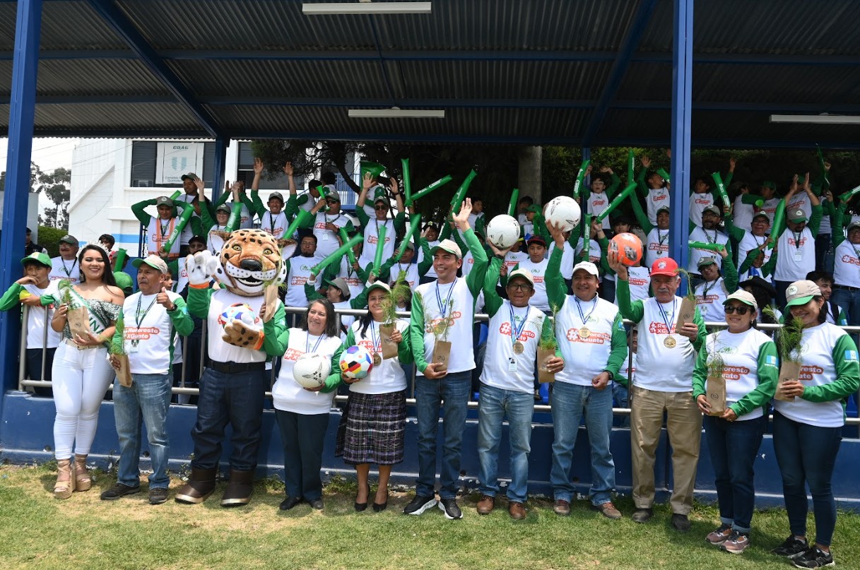 Inician las jornadas de reforestación Sembrando Huella bajo el lema “Reforesto Guate” en Quetzaltenango
