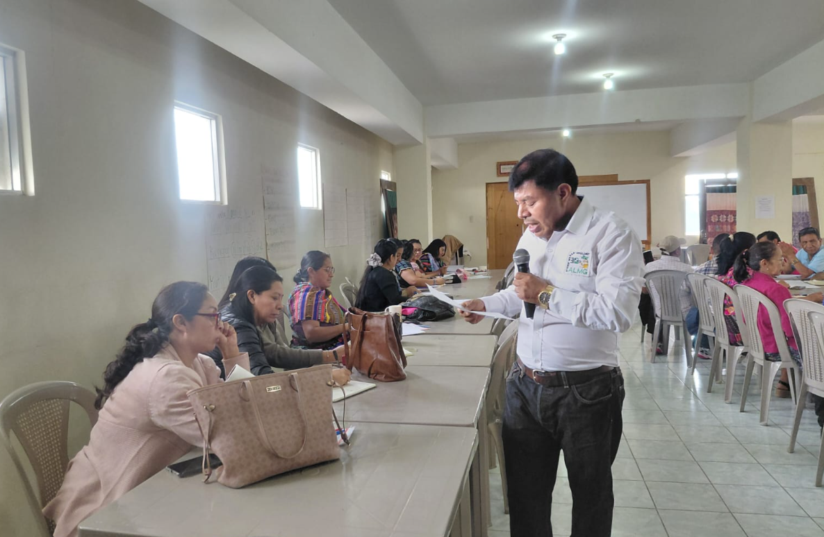 Realizan Festival académico para docentes en idioma K'iche'