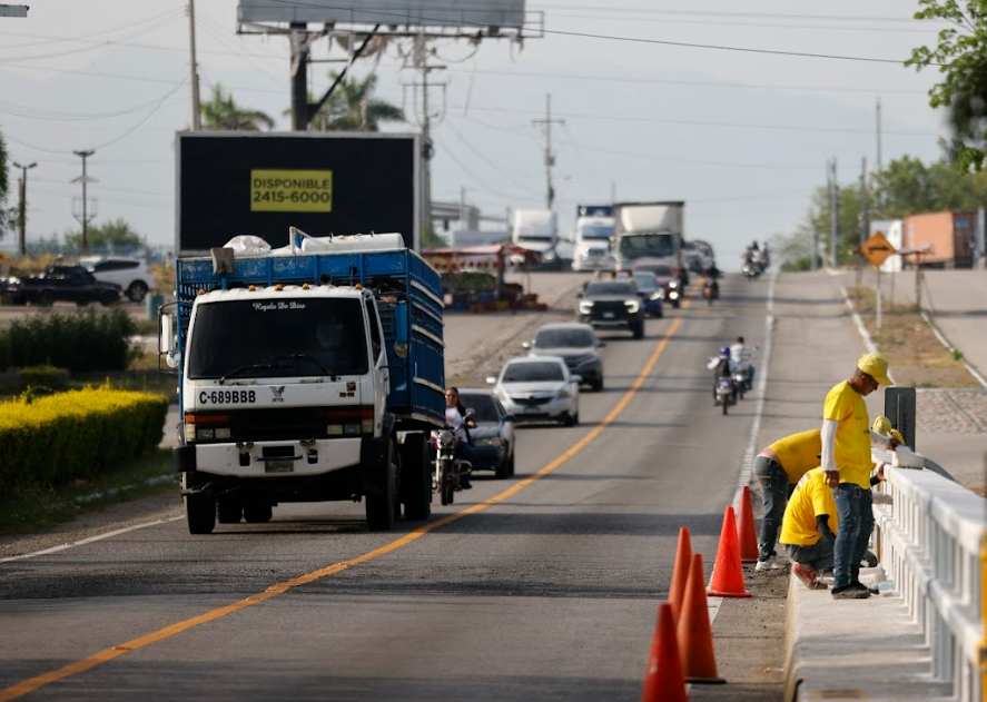 Covial interviene 17 puentes y corredores estratégicos de Zacapa con trabajos de mantenimiento