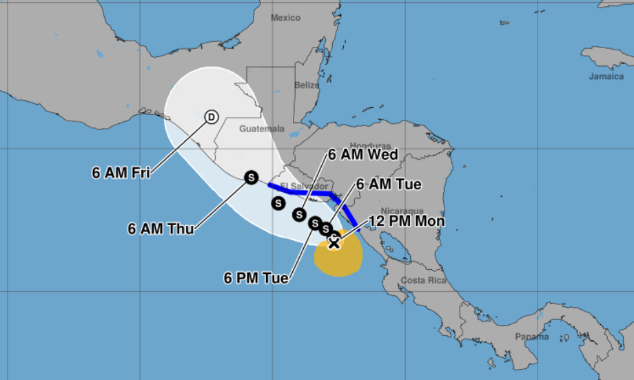 Depresión tropical se intensifica en el Pacífico y se convierte en tormenta Cristina