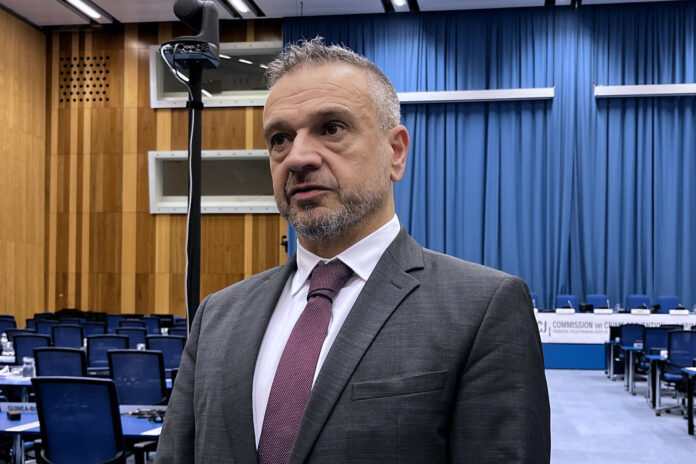 Giovanni Gallo, jefe de Control de Drogas y Prevención del Crimen de la Oficina de las Naciones Unidas contra la Droga y el Delito (ONUDD), habla sobre la cantidad de muertes que causa el crimen organizado.