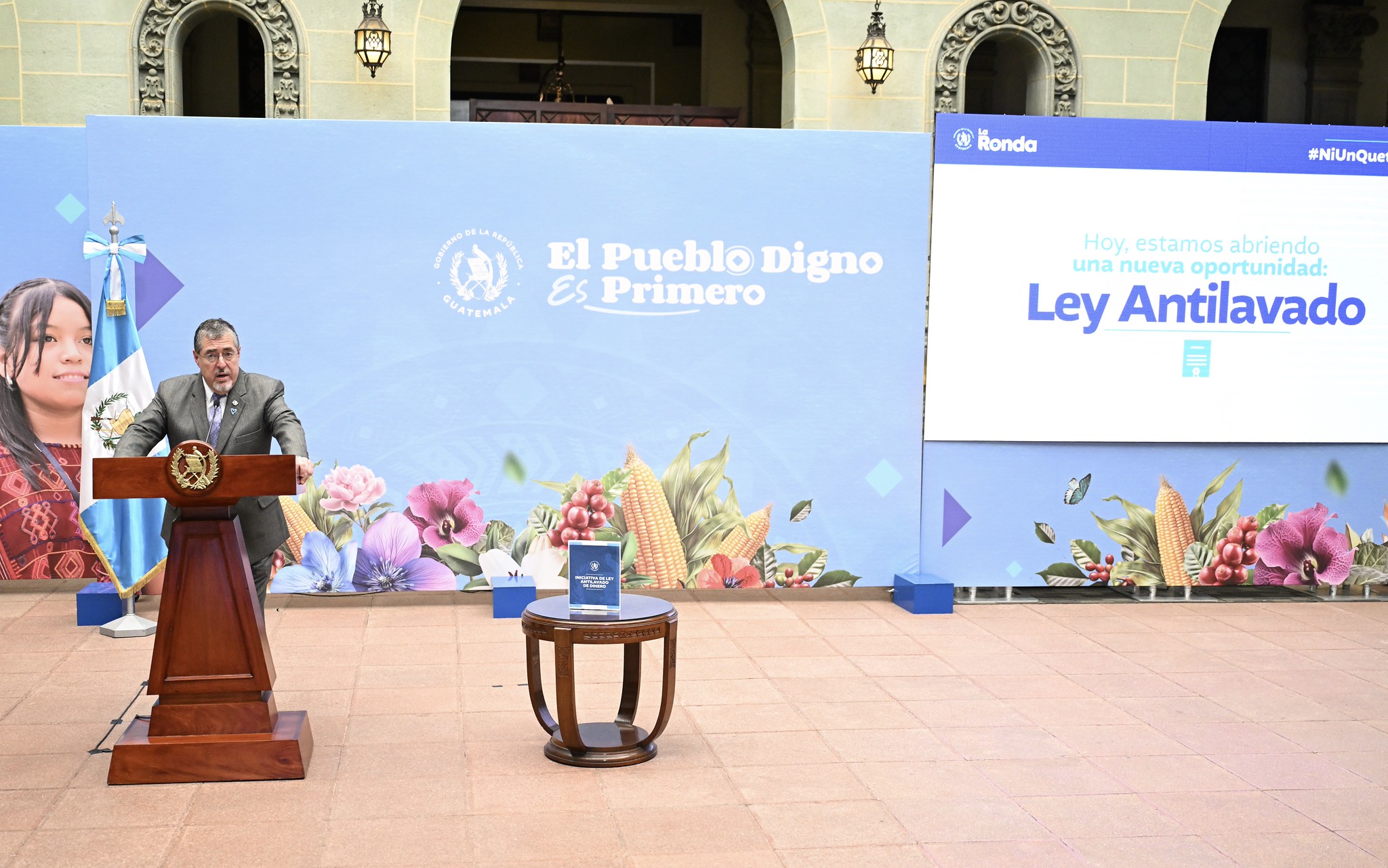 Congreso de la República aprueba Ley Antilavado presentada por el presidente Bernardo Arévalo