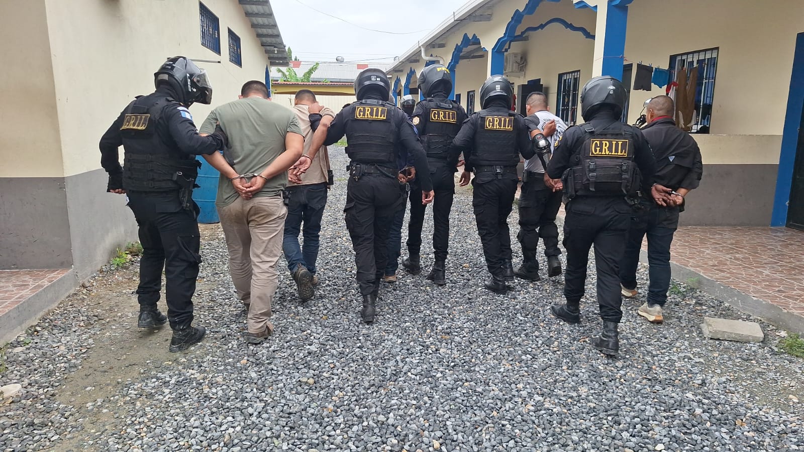PNC captura a cinco personas tras enfrentamiento armado en Morales, Izabal
