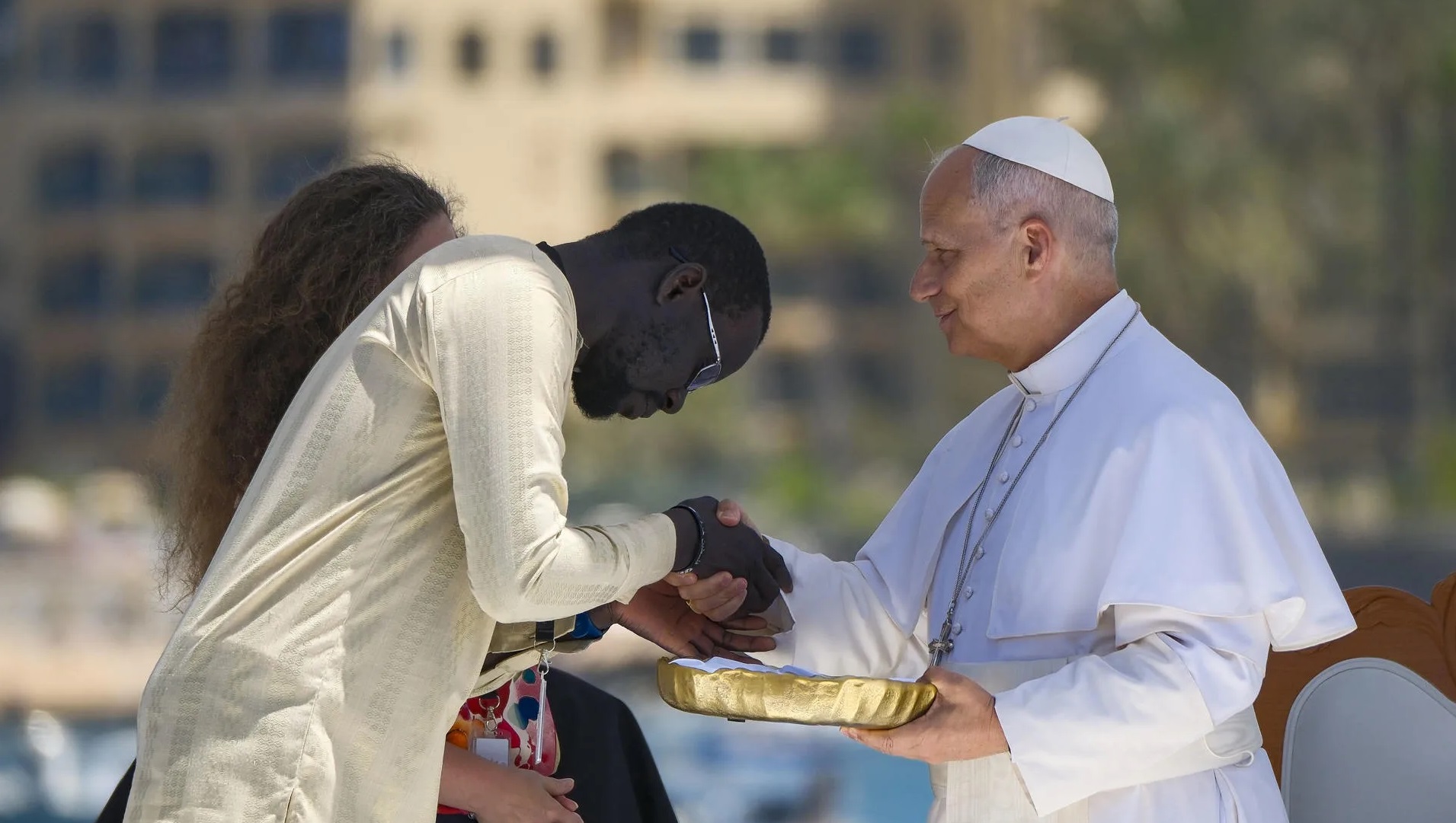 El Papa a Europa: “No se puede hablar de dignidad y dejar que los mares sean cementerios”