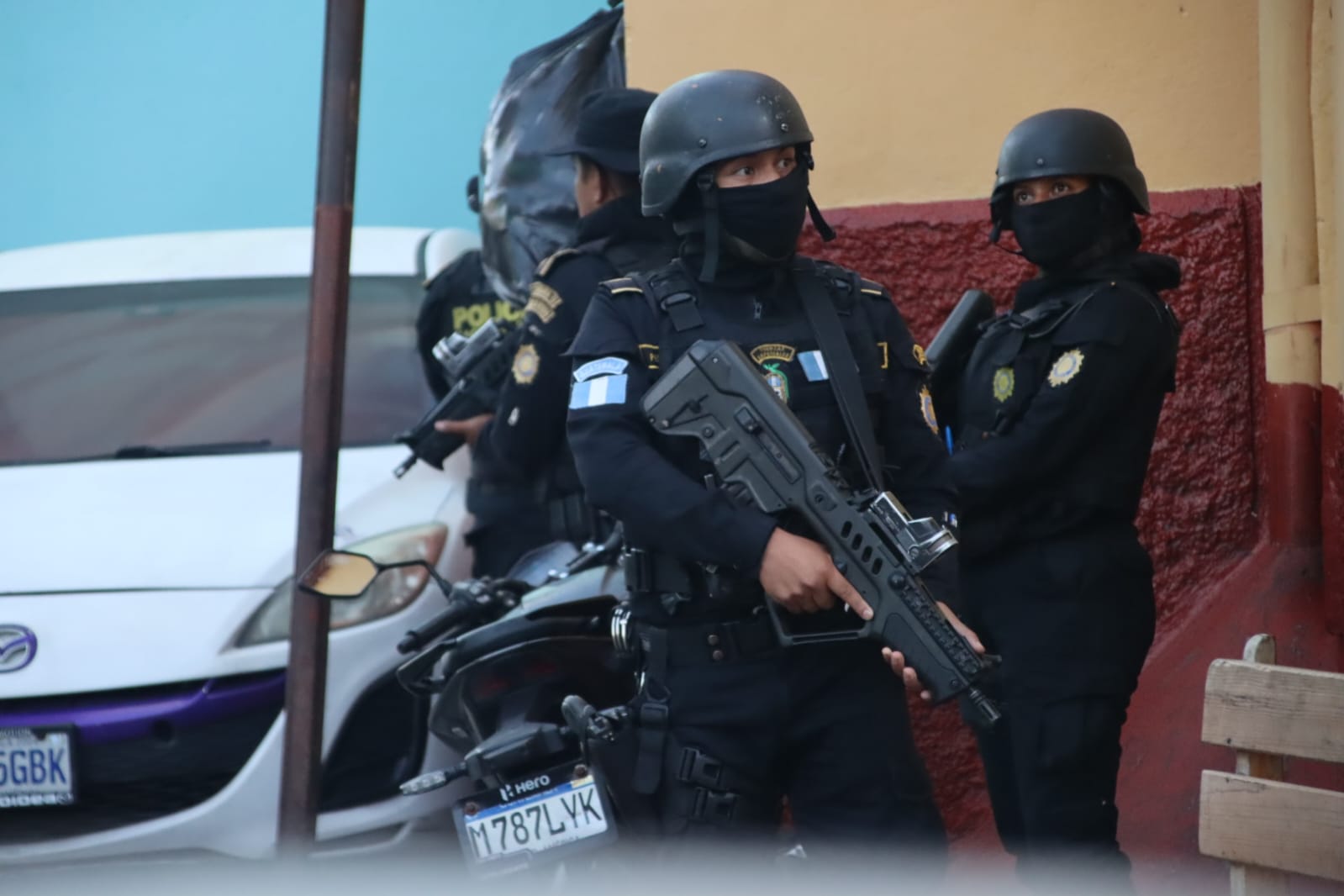 Preliminar: Autoridades de la PNC llevan a cabo operativos y allanamientos en el barrio El Gallito