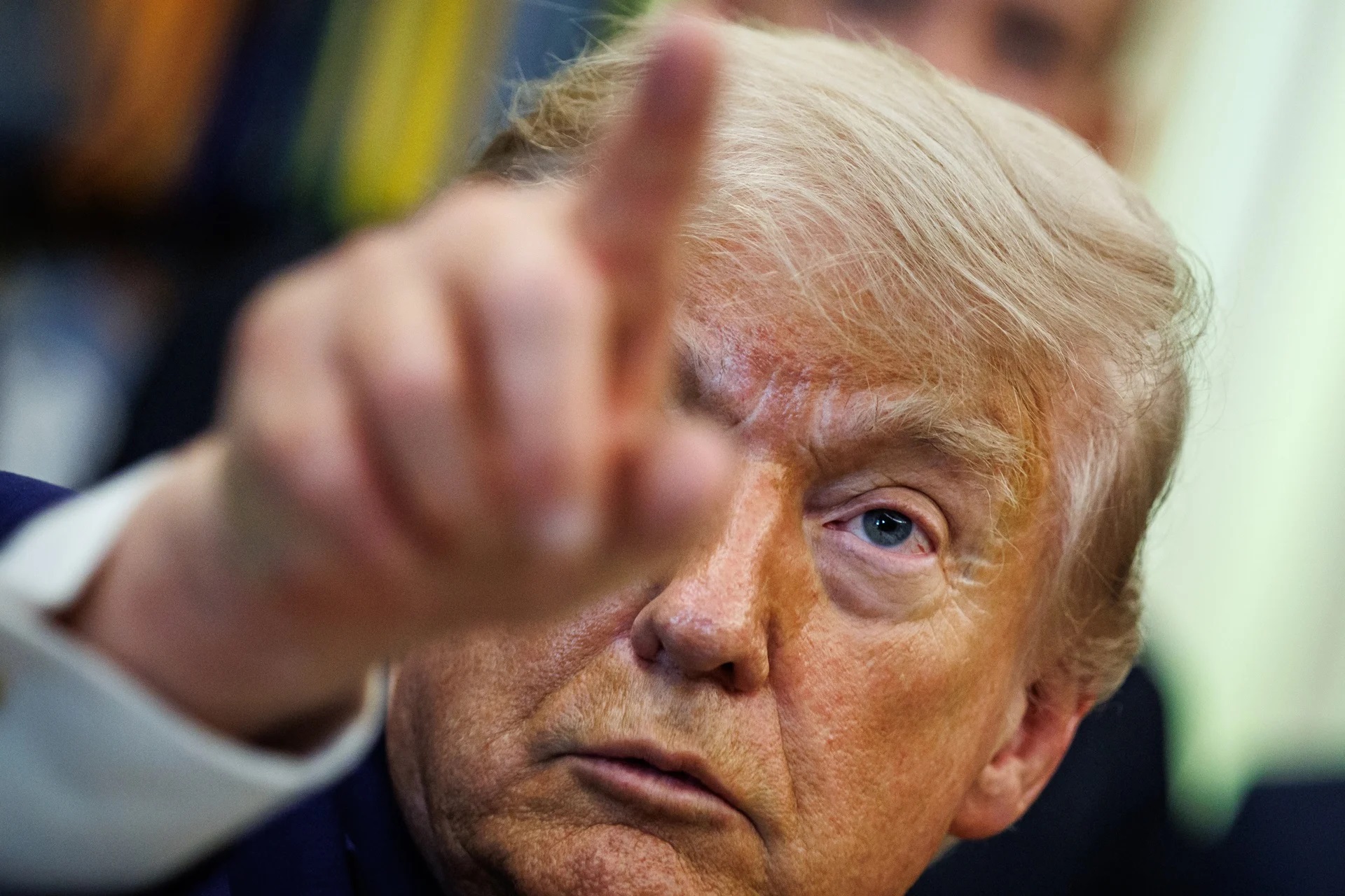 Trump anuncia represalias contra Irán por derribo de helicóptero estadounidense