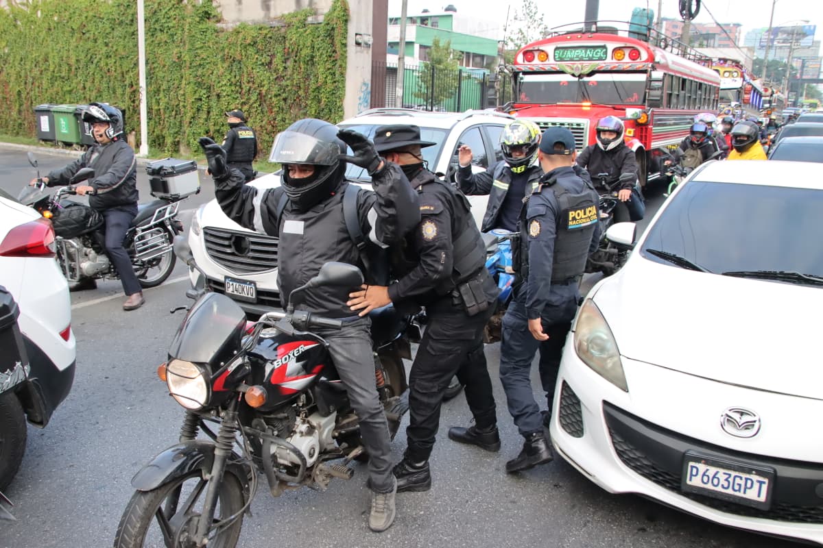PNC implementa el Plan Semáforo Seguro en principales vías para prevenir robos y asaltos