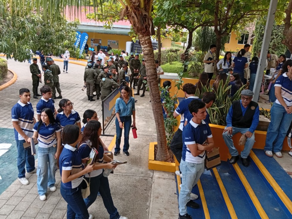 Instan a jóvenes a continuar con estudios técnicos o universitarios en Zacapa