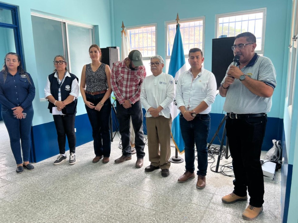 Entregan puesto de Salud renovado a vecinos de Cabañas, Zacapa
