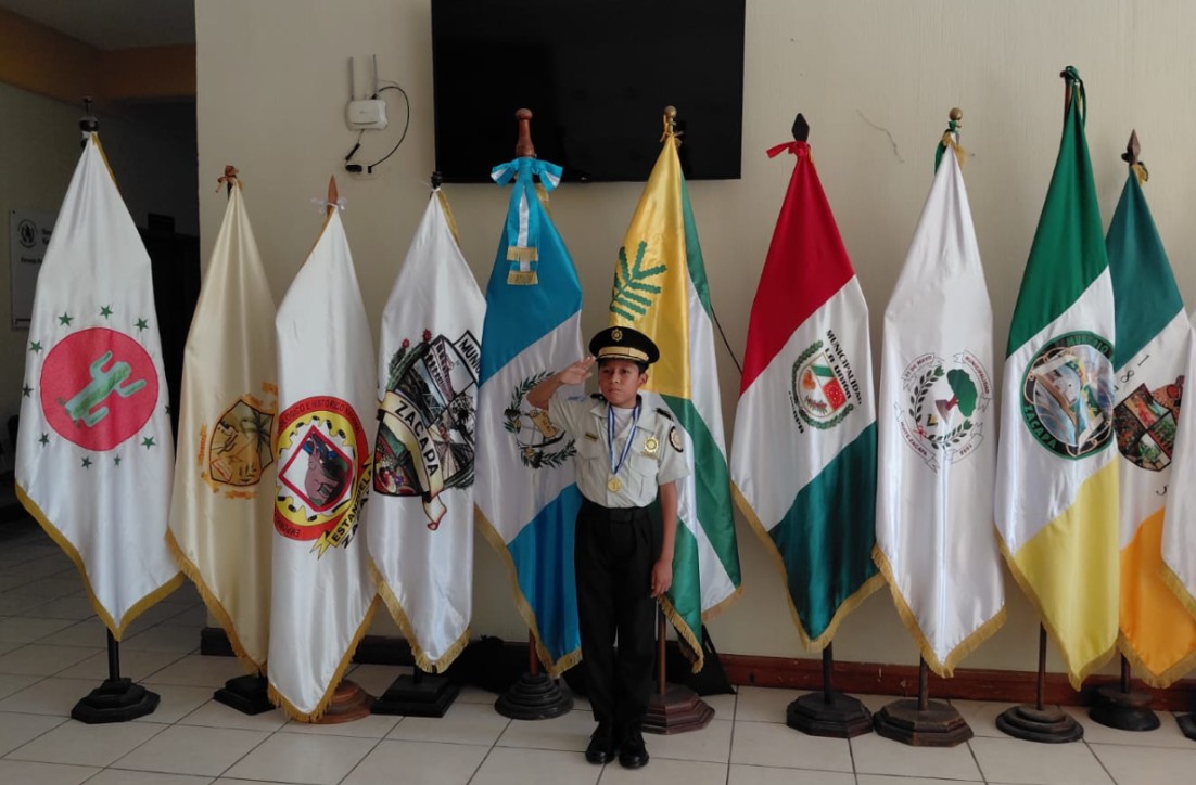Niño comisario y jefe de la Comisaría 24 visita la Gobernación Departamental de Zacapa