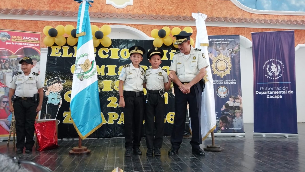 Eligen a niño comisario y jefe de la Comisaría 24, en Zacapa