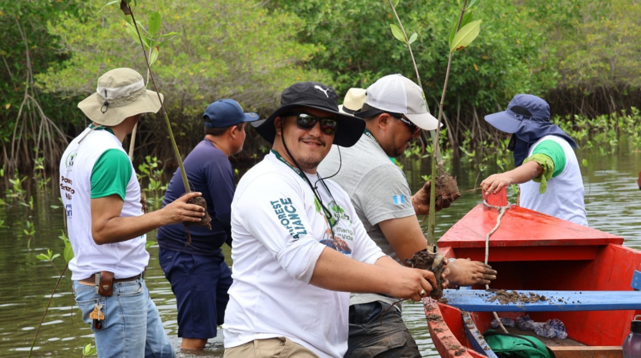 Sembrando Huella reafirma el compromiso con la protección del medio ambiente en Santa Rosa